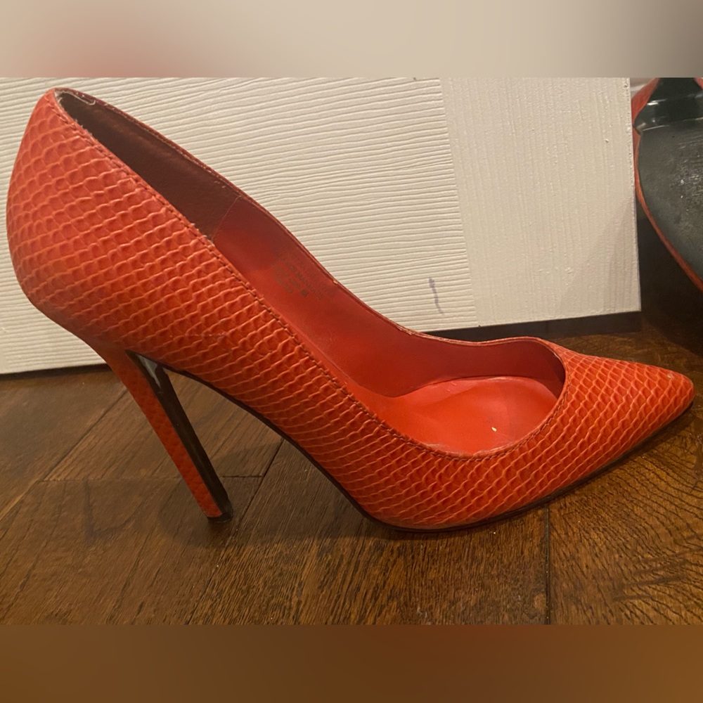 Pump heels